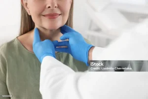 آزمایش تیروئید چیست؟ انواع، تفسیر نتایج و نکات مهم قبل از انجام تست