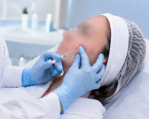 فیلر پوستی (Dermal Filler) چیست؟ انواع، کاربردها و عوارض احتمالی