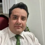 دکتر میثم قنبری چشم پزشک |فلوشیپ قرنیه و خارج چشمی