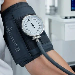 فشار خون بالا (Hypertension)؛ عوامل خطر، پایش و سبک زندگی